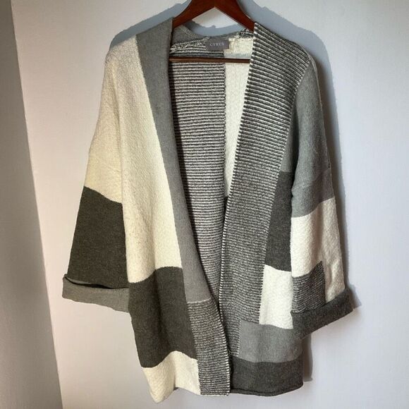 Cyrus Open Patchwork Coatigan/Sweater Coat. S. Grey and Cream Colorblock - Picture 10 of 12